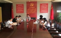 市二院召开中心组扩大会， 开展“讲严立”专题学习