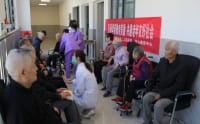 情暖重阳！市第二人民医院开展系列敬老活动，守护老人健康与欢笑
