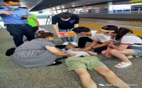 医者仁心！市二院医生高铁站紧急救治一名低血糖休克患者