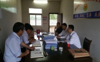 李业群主任赴市二院扶贫村检查工作